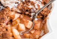 Apple Crumble Recipe with Cinnamon Oat Topping