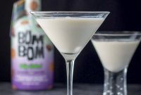 Skinny Jane Martini Recipe with Vodka and Fresh Lime