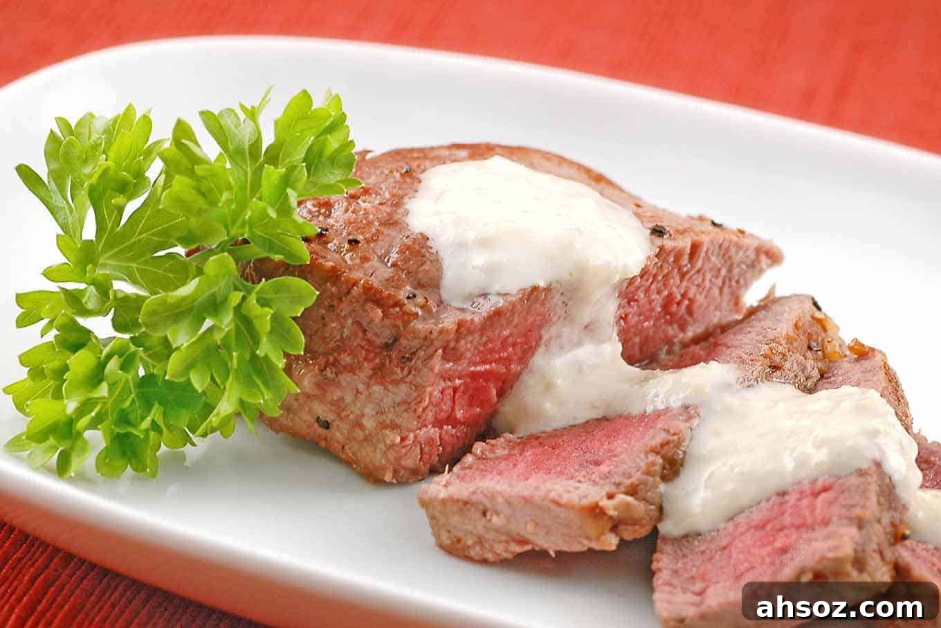 Pan-Seared Filet With Gorgonzola-Horseradish Sauce